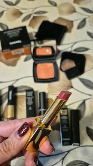 Set 4 pezzi cosmetici Chanel (blush, mascara, ross