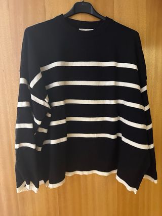 Camisola de Malha Listrada Preto e Branco