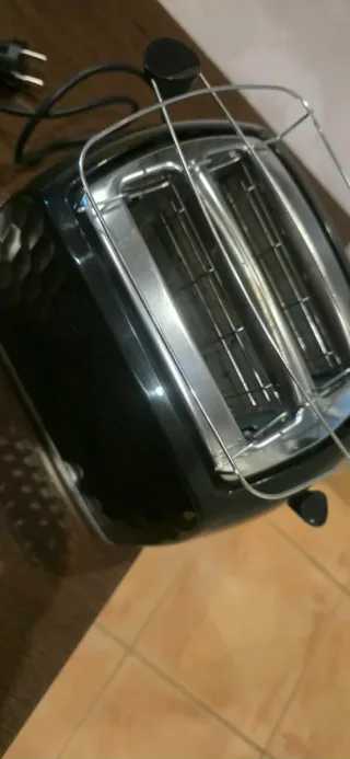 Tostadora Russell Hobbs Negra