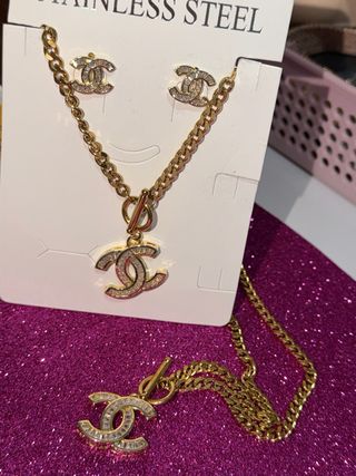Conjunto Bisutería Chanel Pulsera y Pendientes