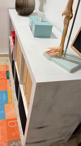 Estantería modular blanca y negra