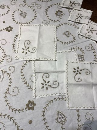 Toalha de mesa bordada Viana algodão