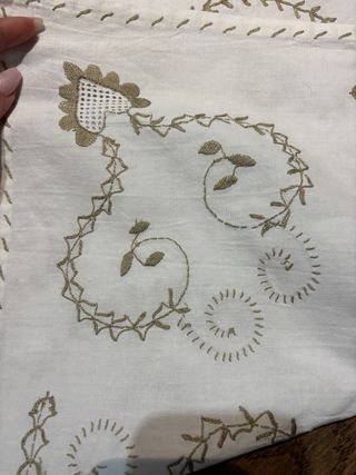 Toalha de mesa bordada Viana algodão