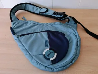 Mochila bandolera PUMA azul y celeste