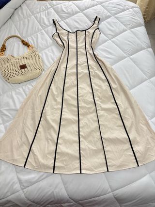 Abito midi beige con profili neri
