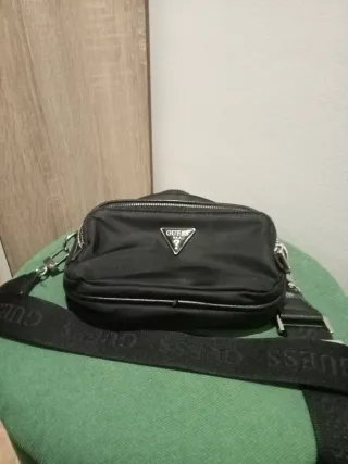 Bandolera Guess Negra ( auténtico)