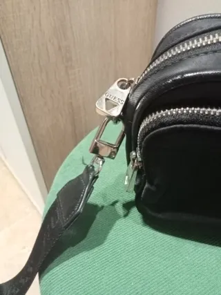 Bandolera Guess Negra ( auténtico)