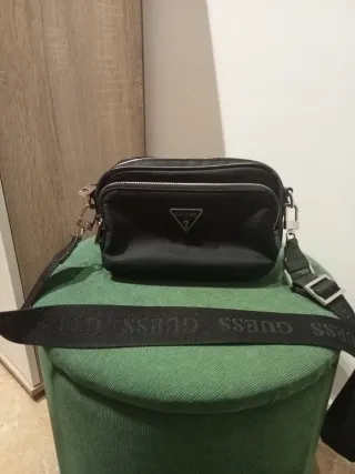 Bandolera Guess Negra ( auténtico)
