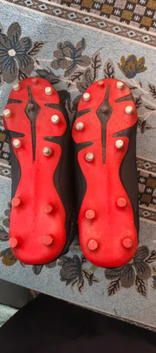 Scarpe Calcio Rugby Nere e Rosse