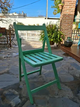Silla de madera plegable verde
