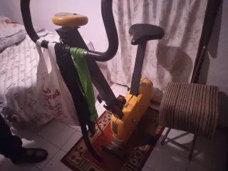 Bicicleta Estática Amarillo