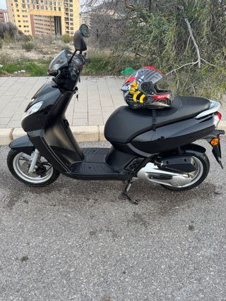 PEUGEOT KISBEE 50cc 4T Inyeccion euro 5 2022