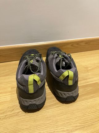 Botas impermeables hombre grises