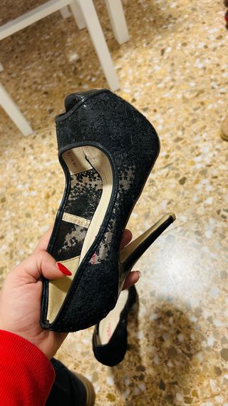 Zapatos de tacón negros encaje