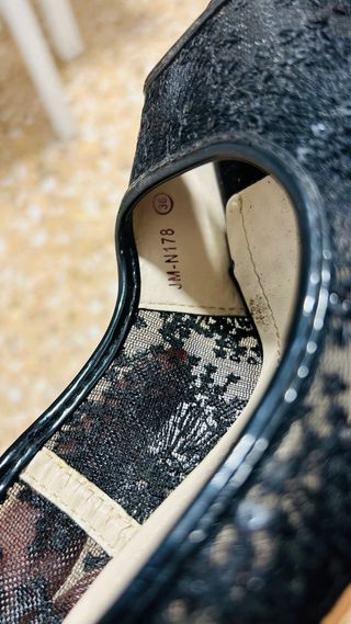 Zapatos de tacón negros encaje