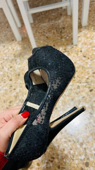 Zapatos de tacón negros encaje