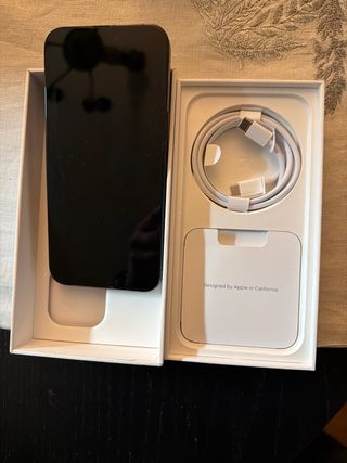 iPhone 15 Pro Max azul en perfecto estado