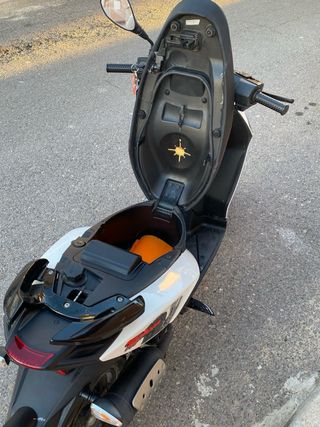 Piaggio Typhoon 49cc 2T Scooter