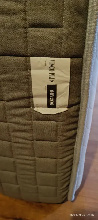 Colchón Viscoplus y base tapizada