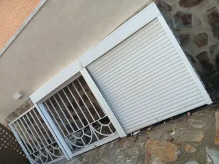 Reja para ventana buen estado 2.50 por 1.10 .trs