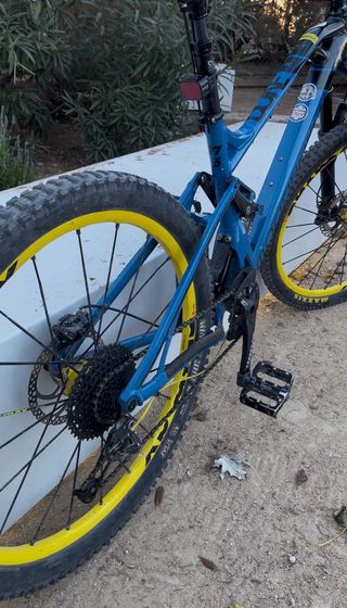 Bicicleta Enduro Mondraker Dune R