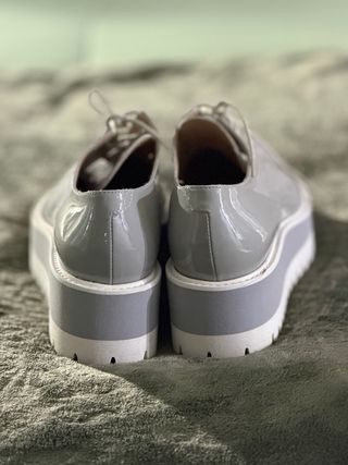 Zapatos Oxford grises plataforma