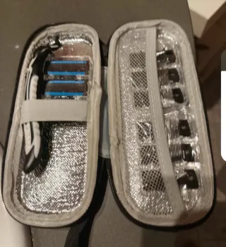 Estuche Maquinilla Afeitar + 9 Hojas