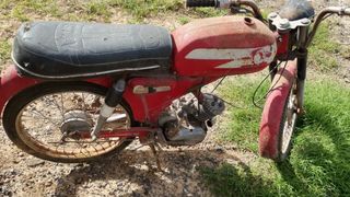 Mobylette Roja Antigua