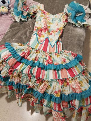 Traje de flamenca volantes flores