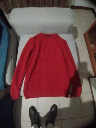 Maglione rosso a costine
