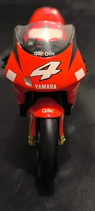Maqueta Yamaha 500cc Max Biaggi