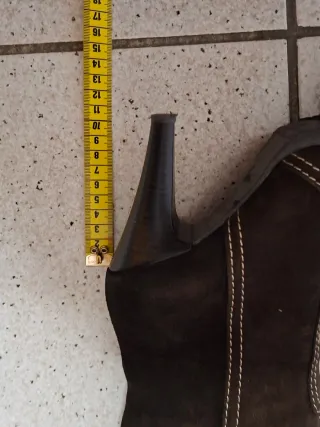 Stivali al ginocchio marroni scamosciati