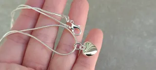 Collar de plata con colgante de corazón