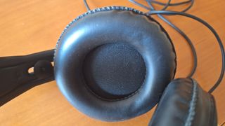 Auriculares AKG K240 Negros y Dorados