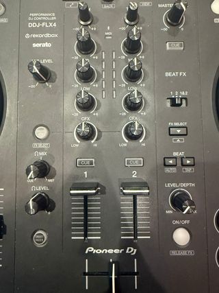 Controlador DJ Pioneer DDJ-FLX4 como Nueva
