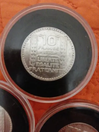 3 Monedas antiguas coleccionables