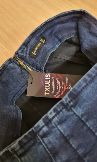 Falda tubo vaquera elástica