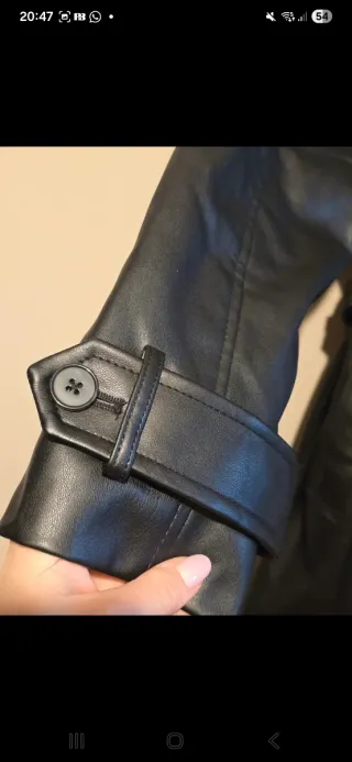 Gabardina polipiel negra