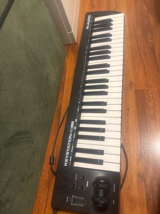 Teclado Controlador MIDI M-Audio Keystation 49 MK3