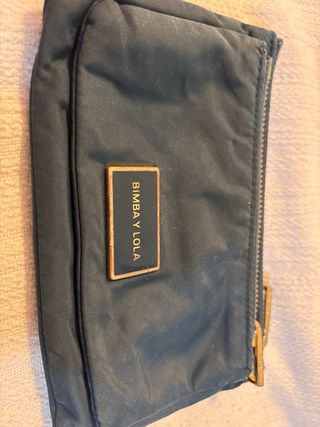 Cartera Bimba y Lola verde botella doble bolsillo