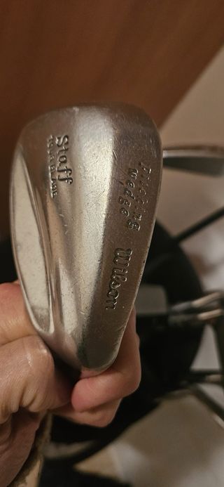 Palos de golf Wilson y bolsa Zucci