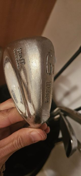 Palos de golf Wilson y bolsa Zucci