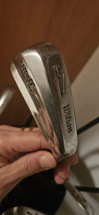 Palos de golf Wilson y bolsa Zucci