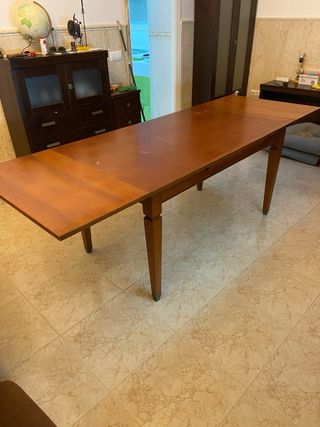 Mesa de comedor madera maciza 1.50x 85x 77. 2.40