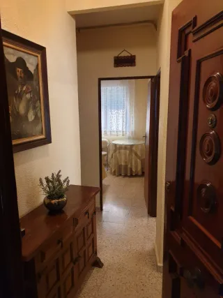 Estudiantes o familias Piso en plaza de la audienc