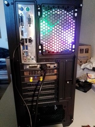 Ordenador Gaming con Luces LED Azules