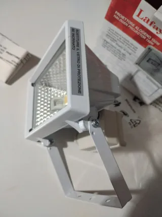 Faretto Proiettore con Lampada LED