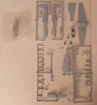 Lotto 2 modellini aerei 1/72 Bronco e Tucano