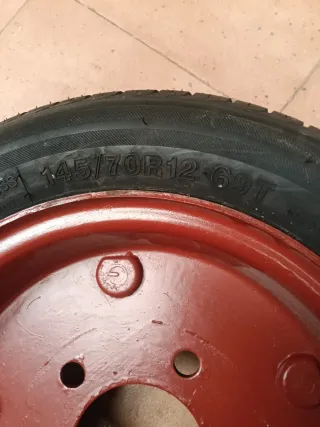 Rueda para remolque o tanque