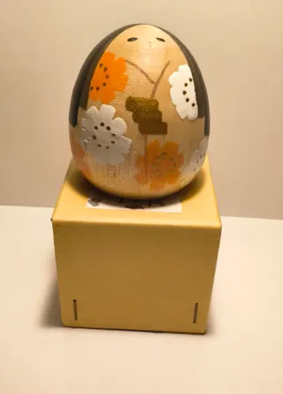 Bambolina Kokeshi in legno Usaburo